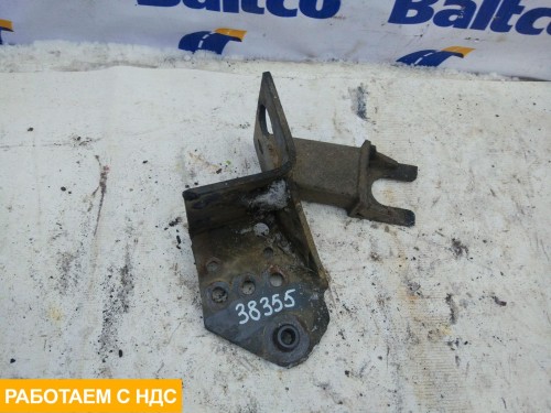 Кронштейн переднего бампера правый