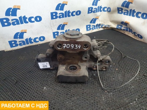 Кулак поворотный правый